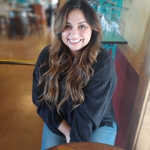 Meet your Posher, Alexis